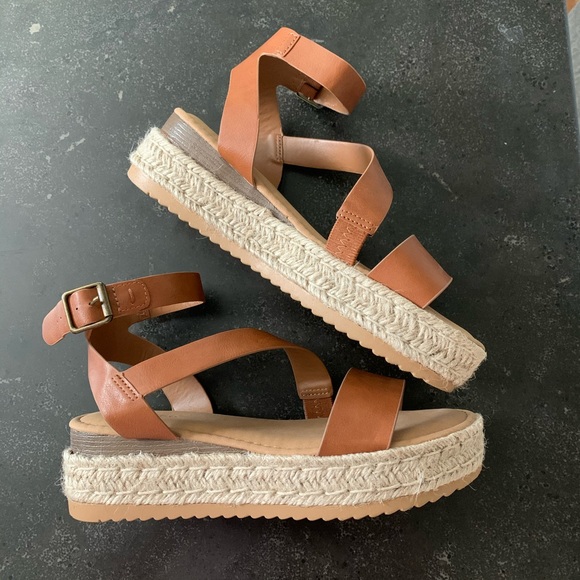 BAMBOO Shoes - Bamboo Platform Espadrille Open Toe Sandals 71/2